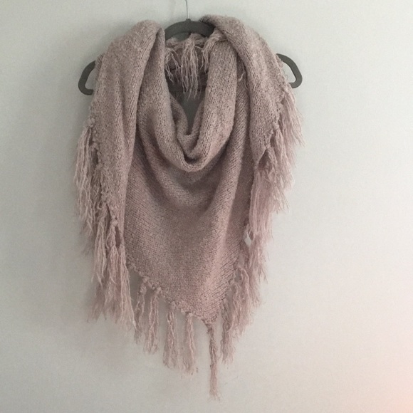 Charlotte Russe Accessories - Oversized triangle fringe scarf